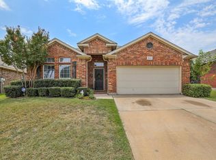 9633 Brenden Dr, Fort Worth, TX 76108