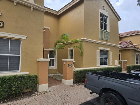 8521 NW 138th Ter APT 1804, Miami Lakes, FL 33016