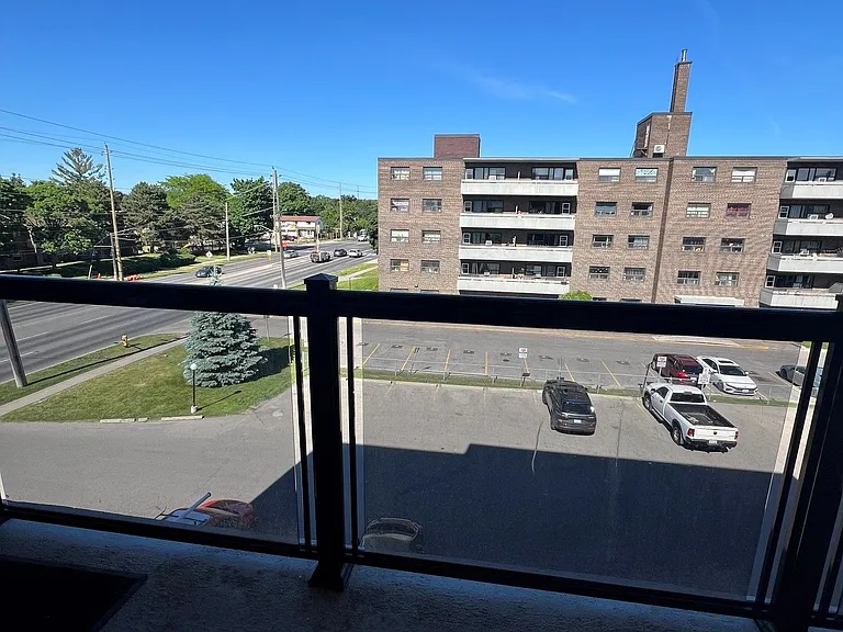 131 Taunton Rd E #409 — Photo 11