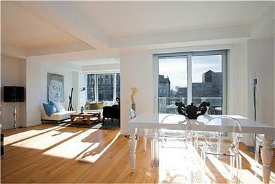 3rd image of 14 W 14th St APT 10B