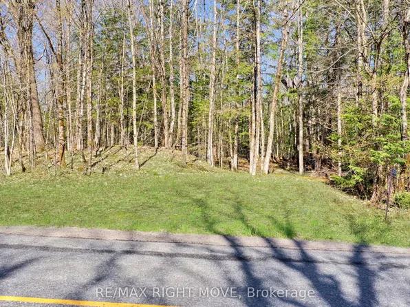 2731 Southwood Rd, Gravenhurst, ON P0E 1N0