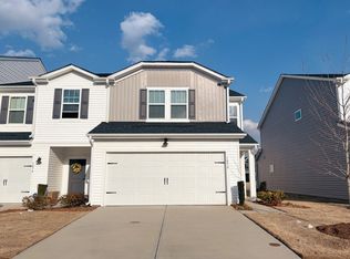 1070 Plumcrest Dr, Charlotte, NC 28216