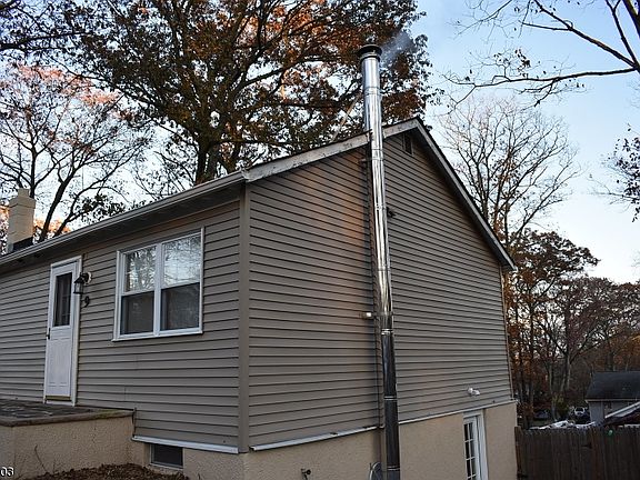 2nd image of 9 Northwestern Trl