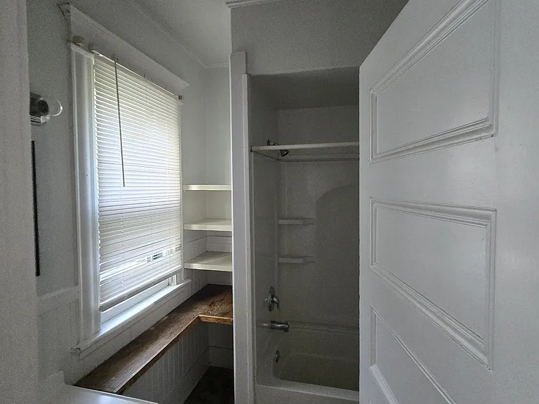 403 College St #3 — Photo 4