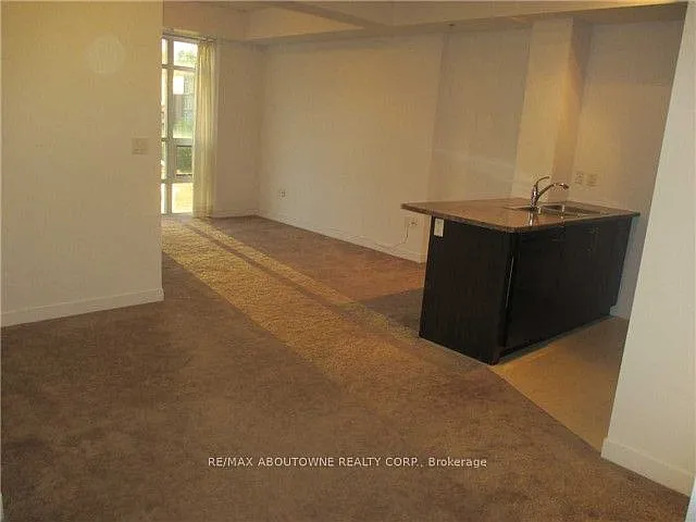 90 Charlton Ave W #503 — Photo 11