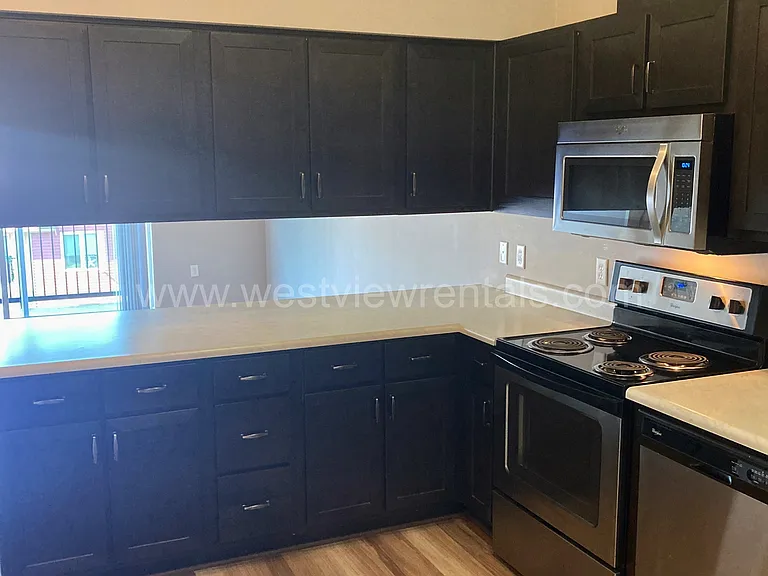 203 E Laurel St — Photo 360