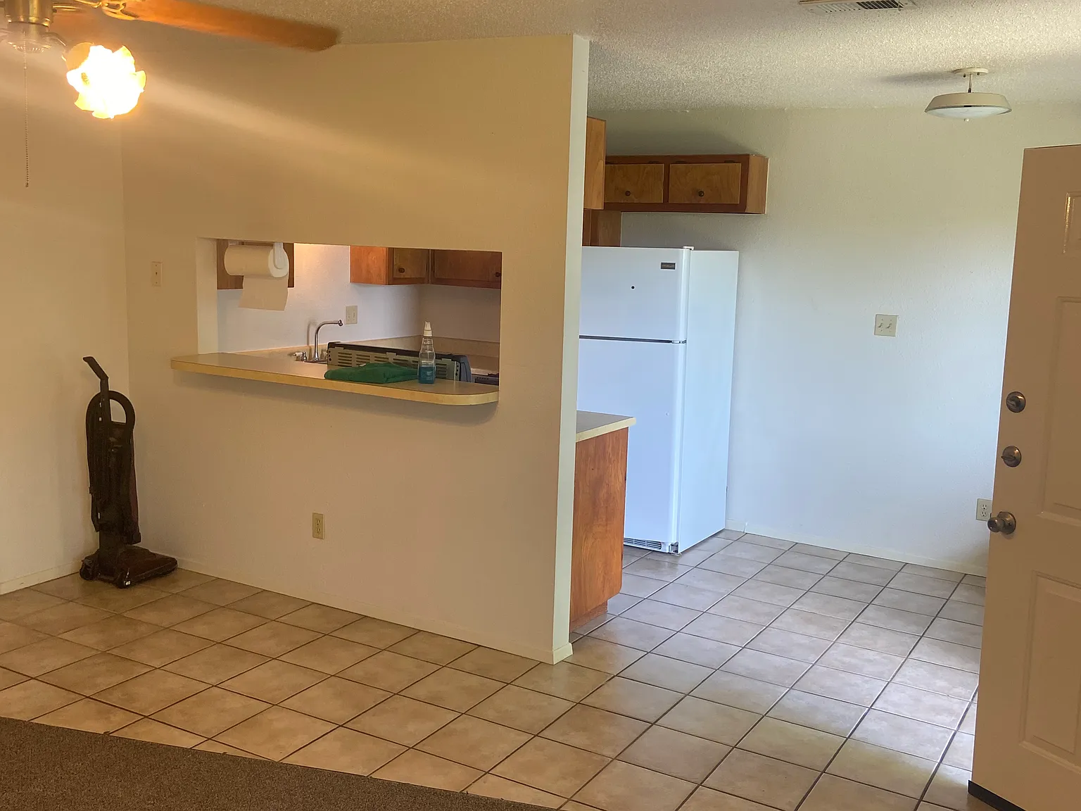 114 Lady Bird Ln — Photo 3