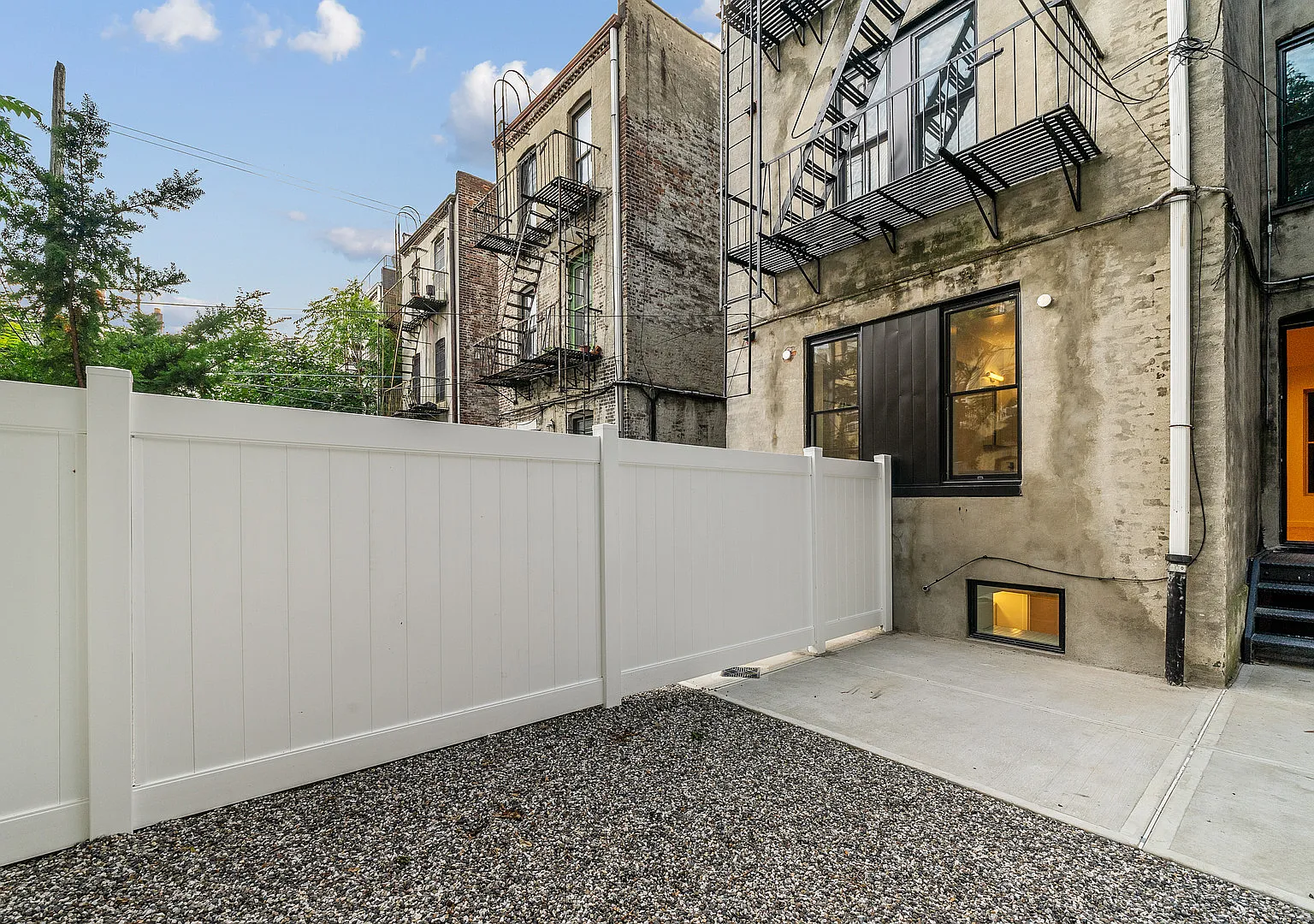 284 Suydam Street — Photo 3
