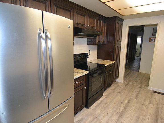 3rd image of 1151 Sky View Dr