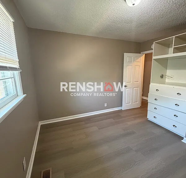 1222 N 28th Ave — Photo 13