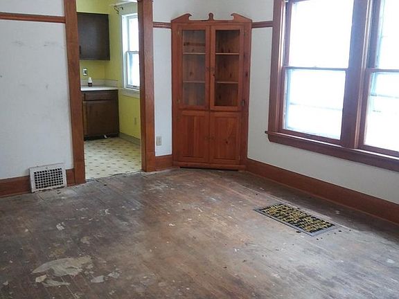 3rd image of 1753 Collamer St