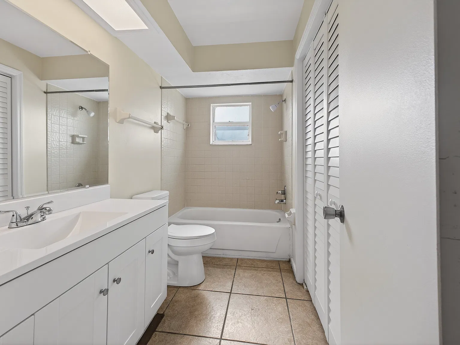 2 bed, 922 sqft, $1,650 — Photo 3