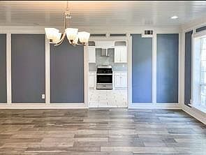 3rd image of 17715 Loring Ln