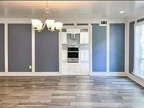 17715 Loring Ln — Photo 3