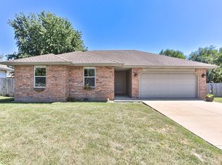 3202 W Webster St, Springfield, MO 65803