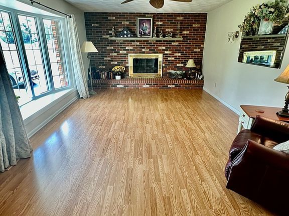 4th image of 114 Slate Run Rd