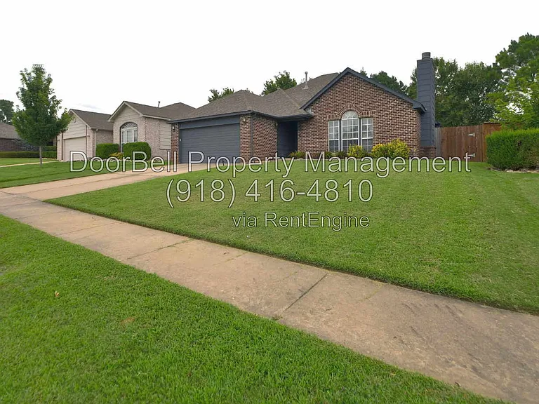 11621 S Mulberry Ln — Photo 3