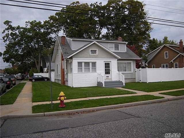 1st image of 2577 Orange St