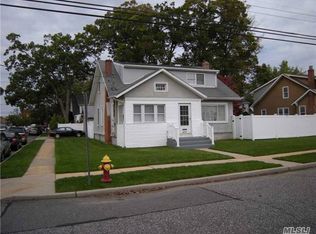 2577 Orange St, Bellmore, NY 11710