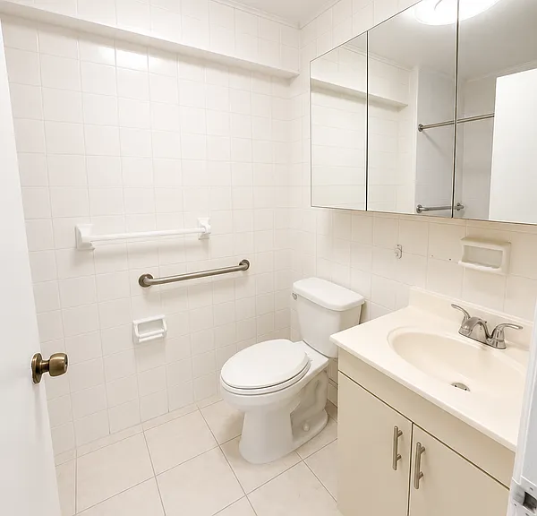 11710 NW South River Dr #204 — Photo 8