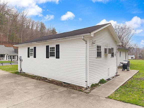 5th image of 703 Knapp Ave