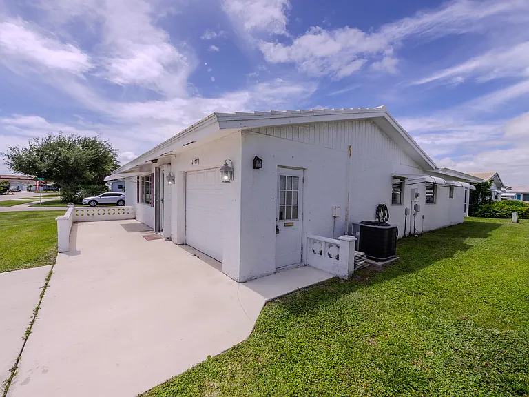 2107 Campanelli Blvd — Photo 2