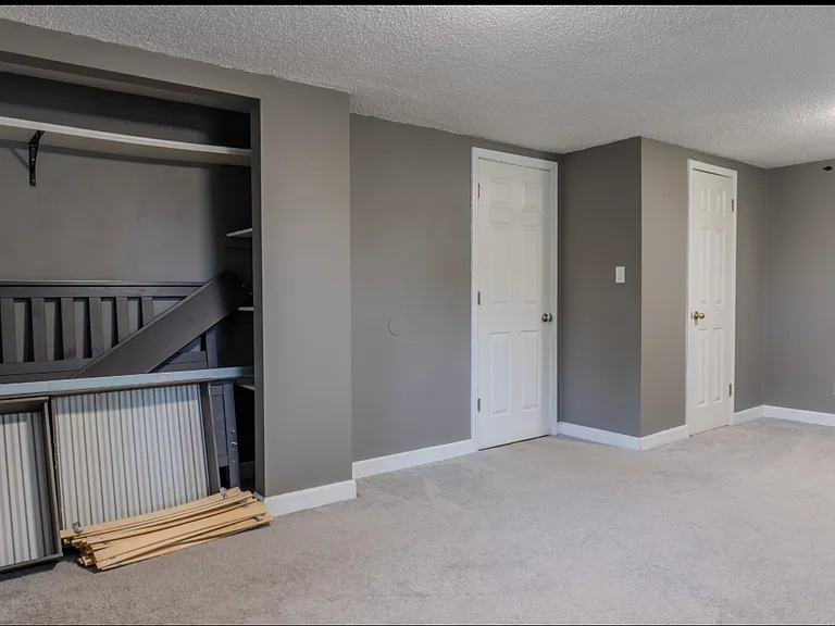 19117 Jacquie Ave — Photo 7