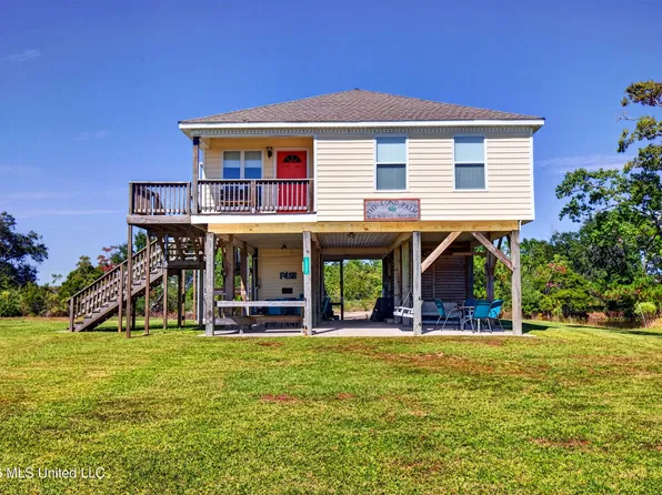 10052 W Park Rd, Bay Saint Louis, MS 39520