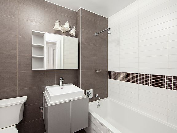5th image of 180 Scholes St APT 1G