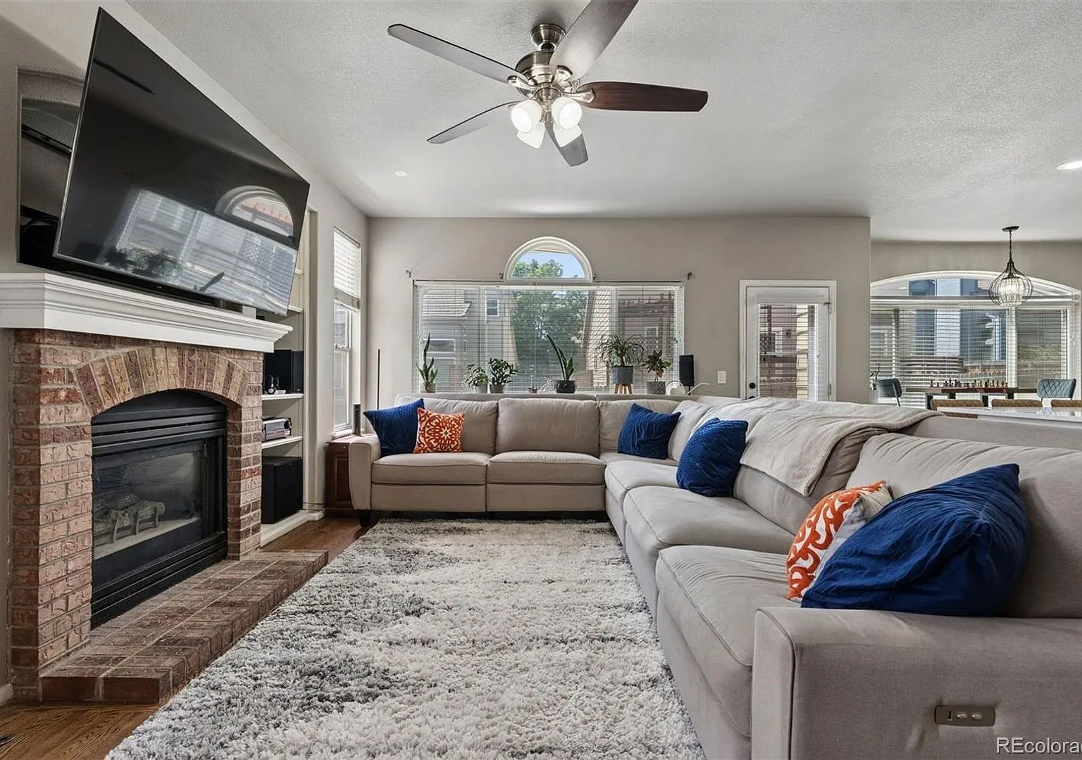Beautifully Remodeled 6-Bed, 4-Bath Luxury Home in Columbine Knolls South Neighborhood With 3-Car... — Photo 4