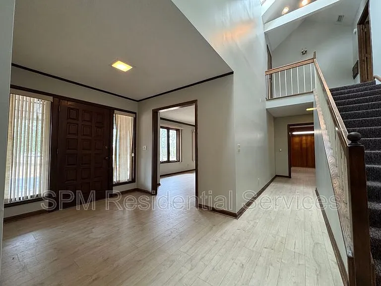 513 Edgewater Club Rd — Photo 4
