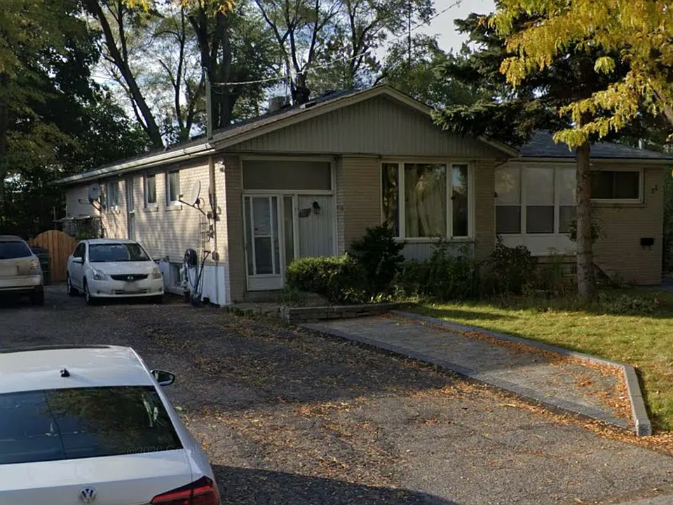 50 Marbury Cres #LOWER