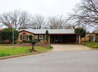904 Dosia St, Iowa Park, TX 76367