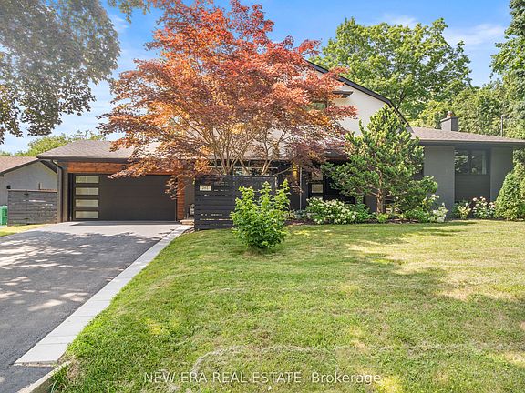 4th image of 261 Pinetree Way