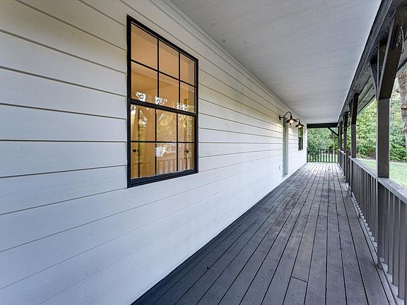 5th image of 3765 Dixie Court Dr SE