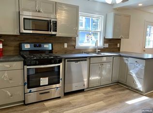 7 Spruce St, Tenafly, NJ 07670