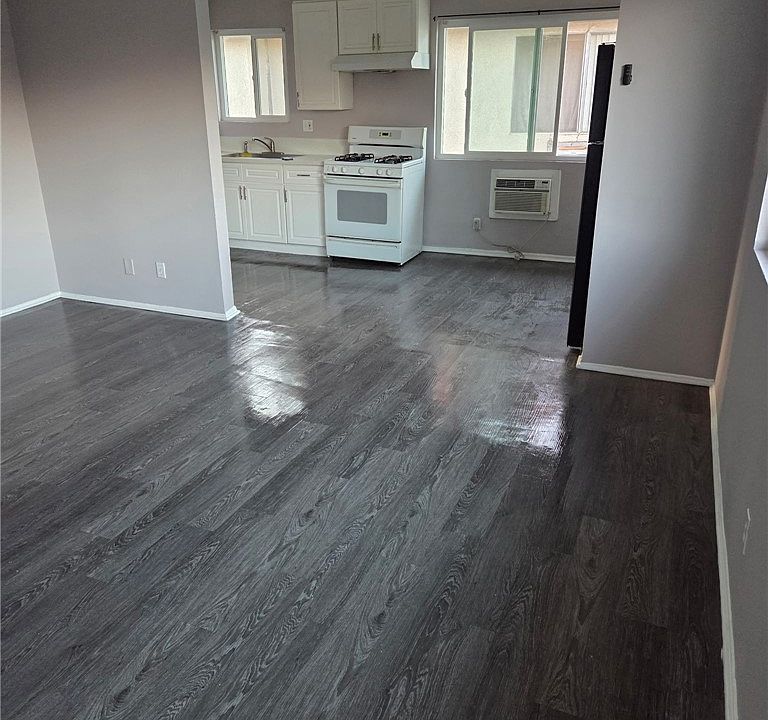 1st image of 2665 Rosedale Ave