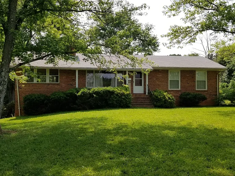 2441 Indian Creek Rd — Photo 2