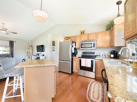 4th image of 3320 Crimson Oak Ave