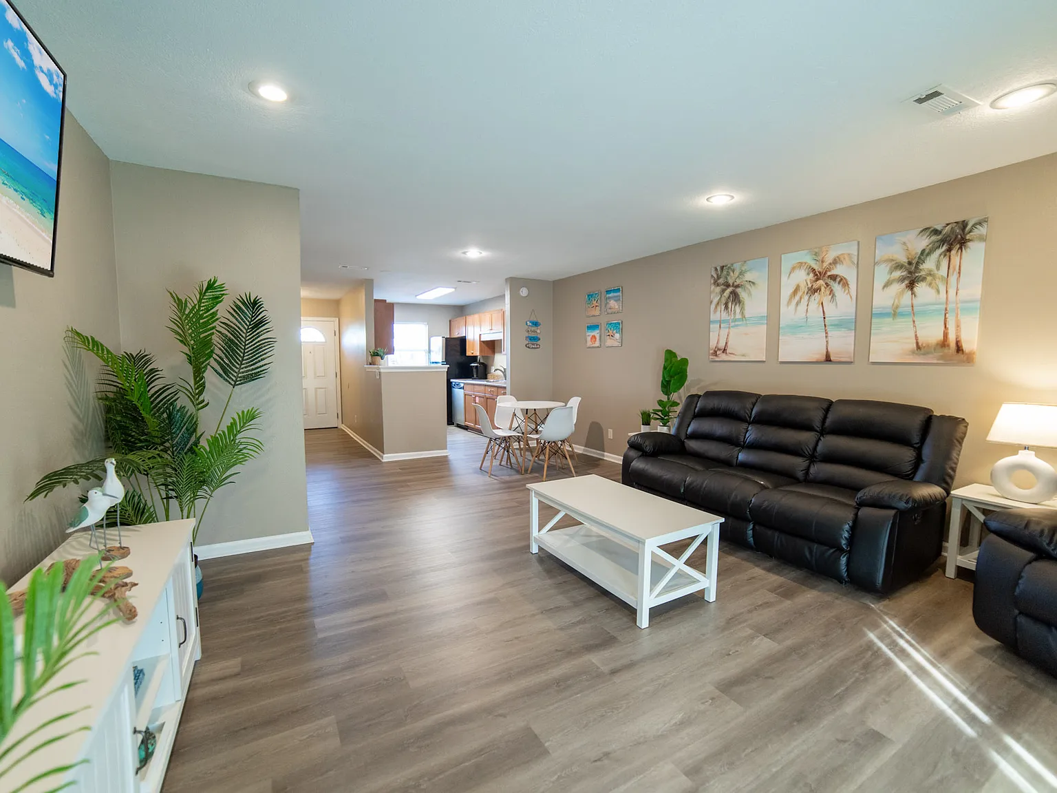 2 bed, 1088 sqft, $1,700 — Photo 2