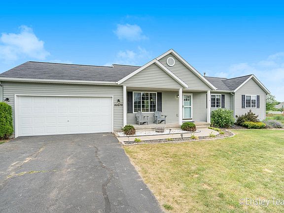 2nd image of 16670 Antler Dr NE
