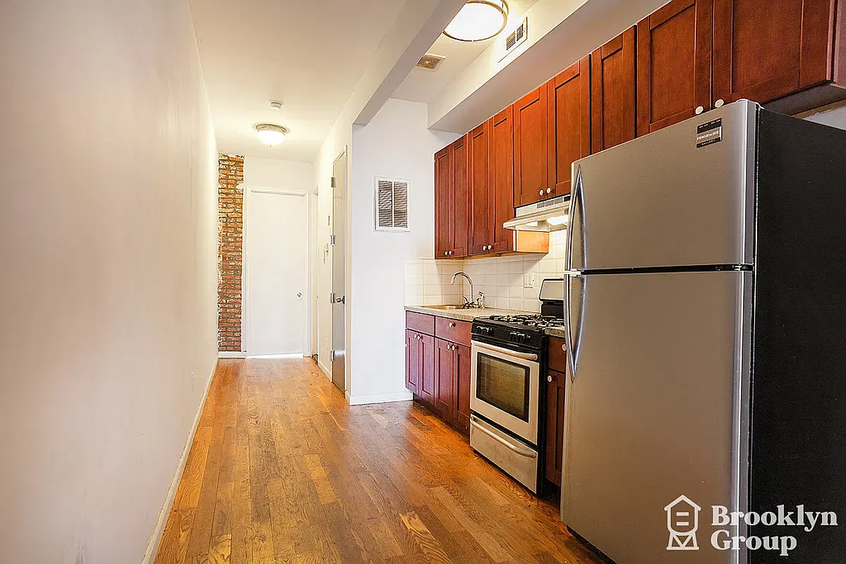 42 Carlton Avenue — Photo 1
