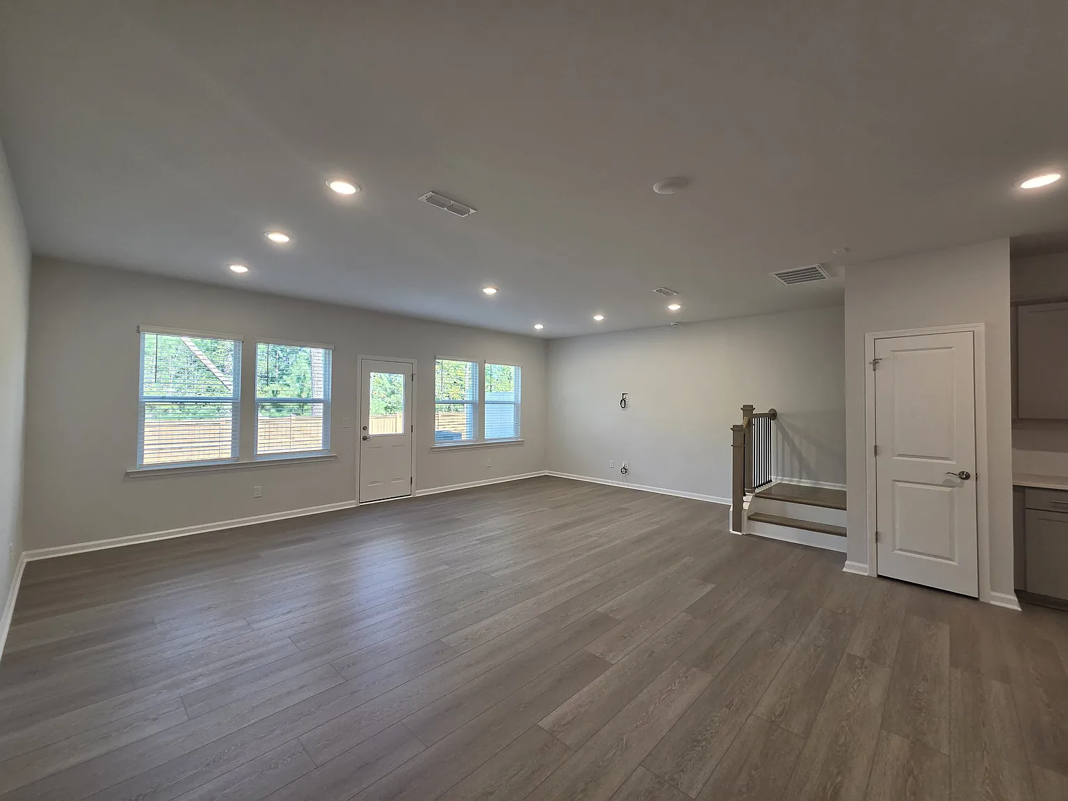 1507 Everton Ave — Photo 4