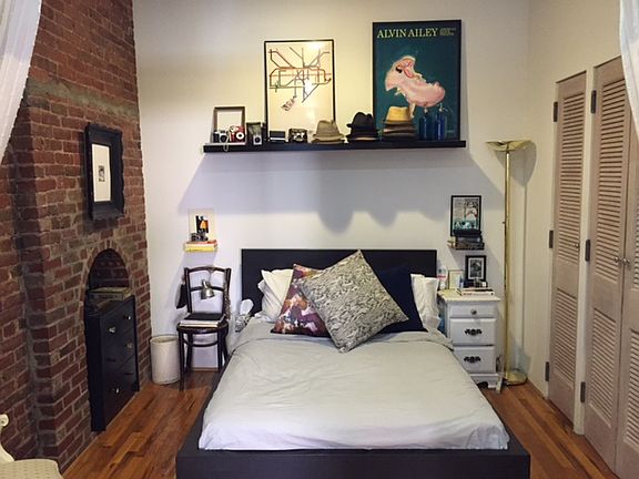 4th image of 113 E 12th St APT 3R