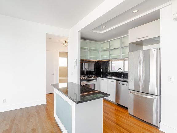 4th image of 297 Driggs Ave APT 5B