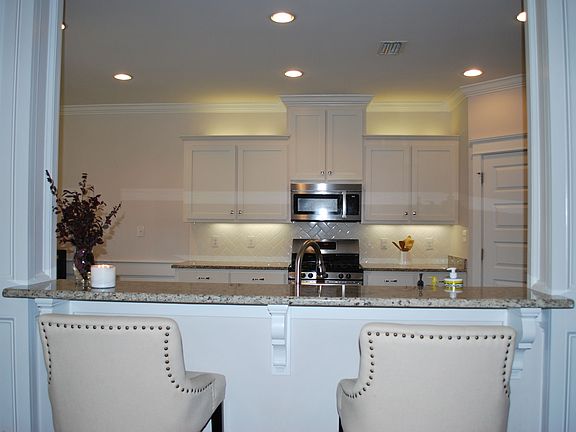 Kitchen & bar
