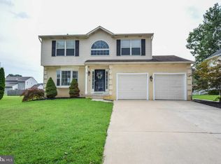 5 Frosty Hollow Ct, Sicklerville, NJ 08081