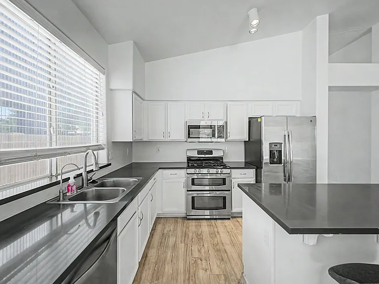 7251 E Lakeview Ave — Photo 13