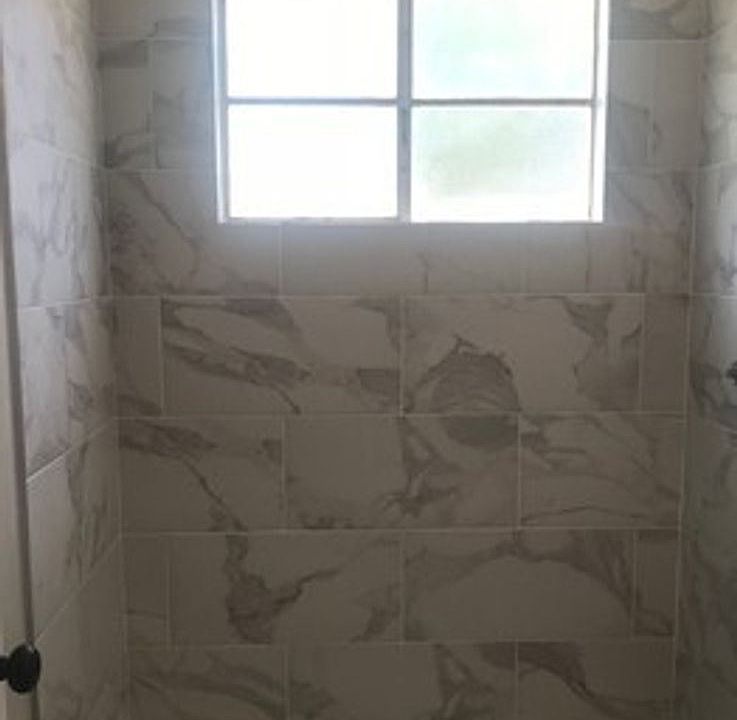 2nd image of 929 W Myrtle Ave APT 1