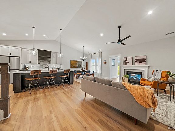 3rd image of 8015 Caler Way